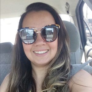 Meet your Posher, Daniela